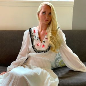 Flowy 70’s style Bohemian dress w embroidery and Pom Poms